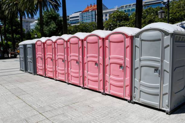 Best Restroom Trailer for Weddings  in Castle Rock, WA